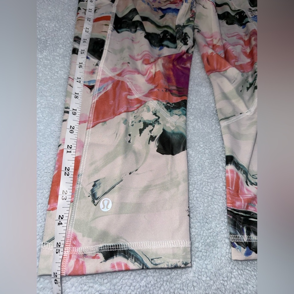 Lululemon Cropped Leggings - Picture 4 of 5